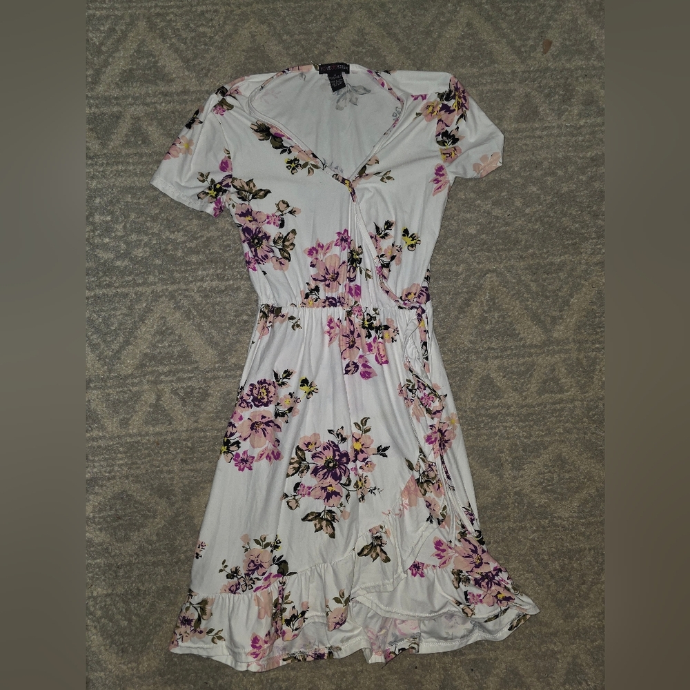 Elegant Floral Midi Dress in White and Purple